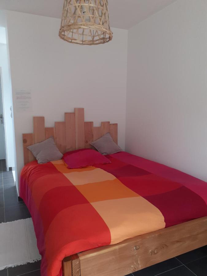 Chambre Privee Au Coeur D'Une Pinede Dans Un Quartier Residentiel Hotel เลซิยอง คอร์เบรียส์ ภายนอก รูปภาพ