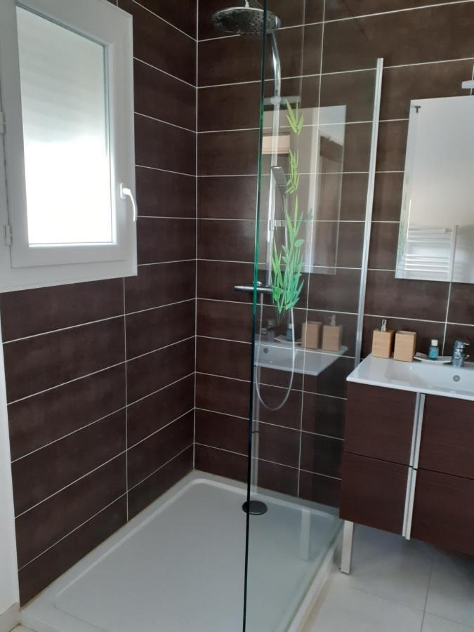 Chambre Privee Au Coeur D'Une Pinede Dans Un Quartier Residentiel Hotel เลซิยอง คอร์เบรียส์ ภายนอก รูปภาพ